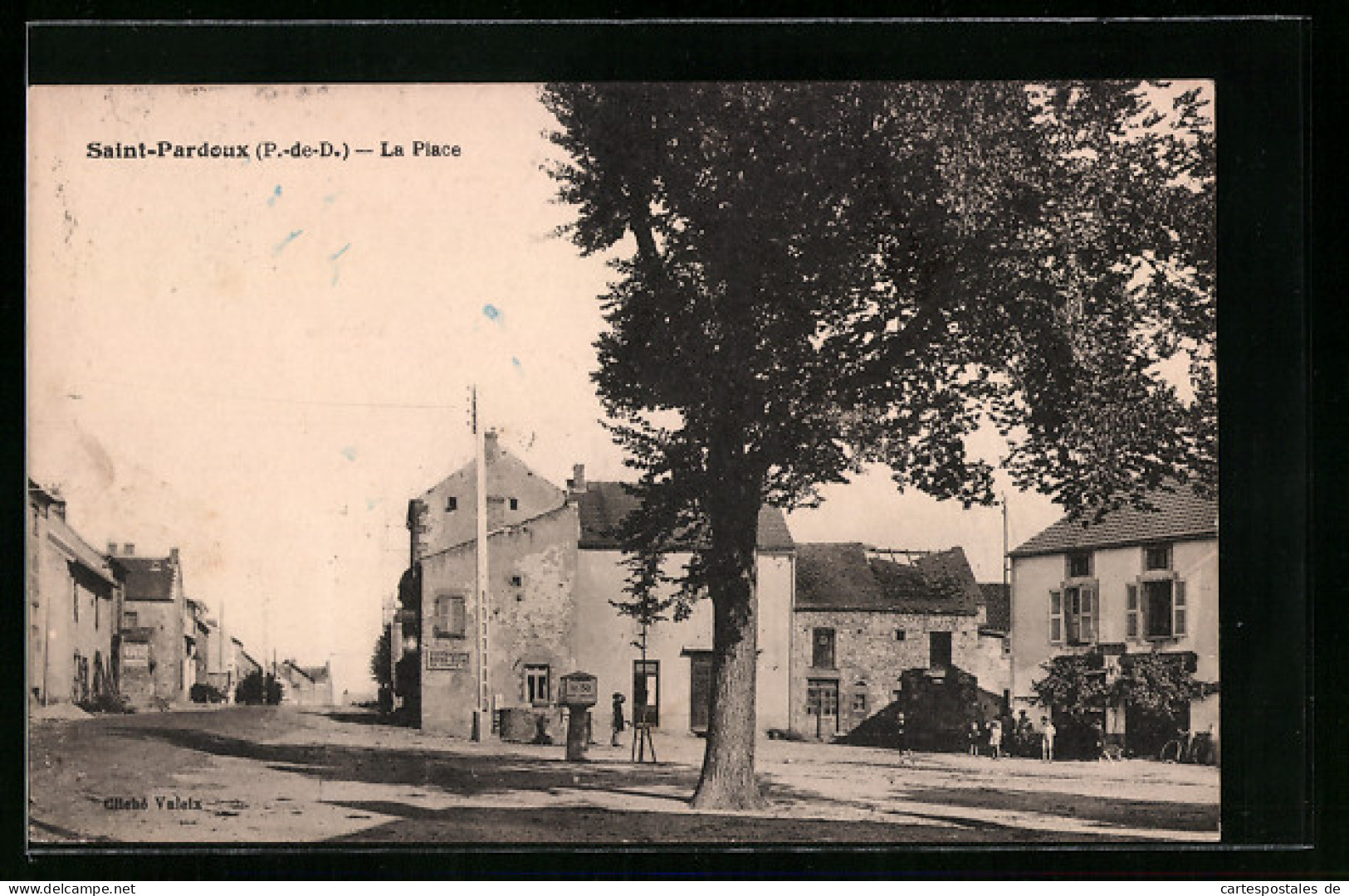 CPA Saint-Pardoux, La Place  - Autres & Non Classés