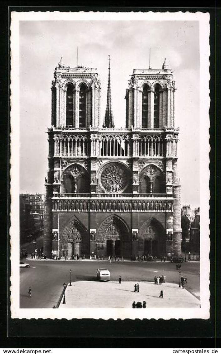 AK Paris, Cathédrale Notre-Dame Im Sonnenlicht  - Autres & Non Classés