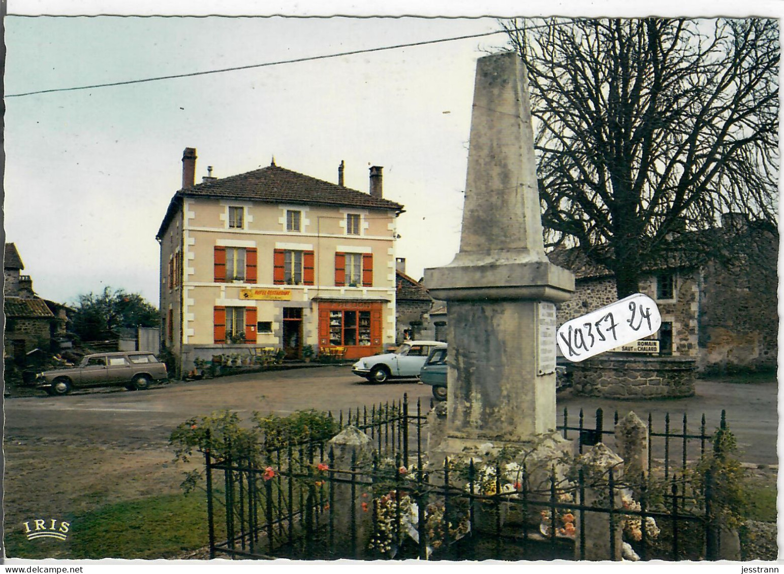 CHAMPS-ROMAIN- LA PLACE- DS CITROEN- 404 BREAK PEUGEOT- MONUMENT AUX MORTS- HOTEL-RESTAURANT ET MAGASIN REDON - Autres & Non Classés