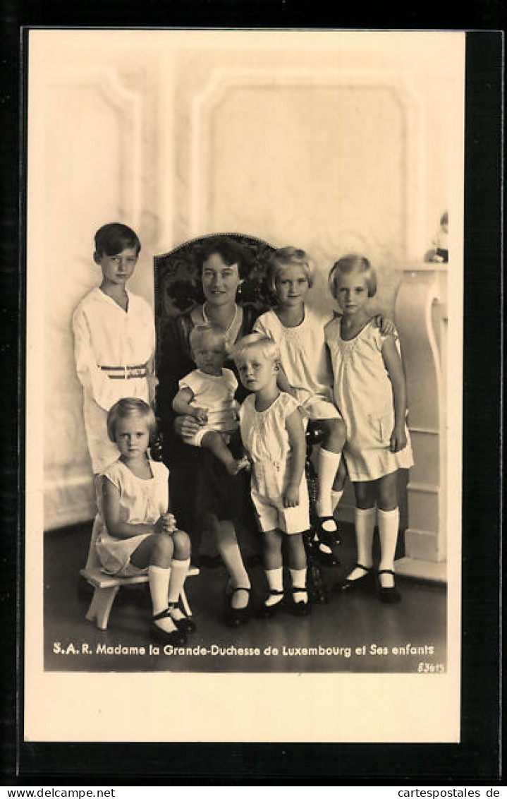 AK Madame La Grande-Duchesse De Luxembourg Et Ses Enfants, Von Luxemburg  - Royal Families