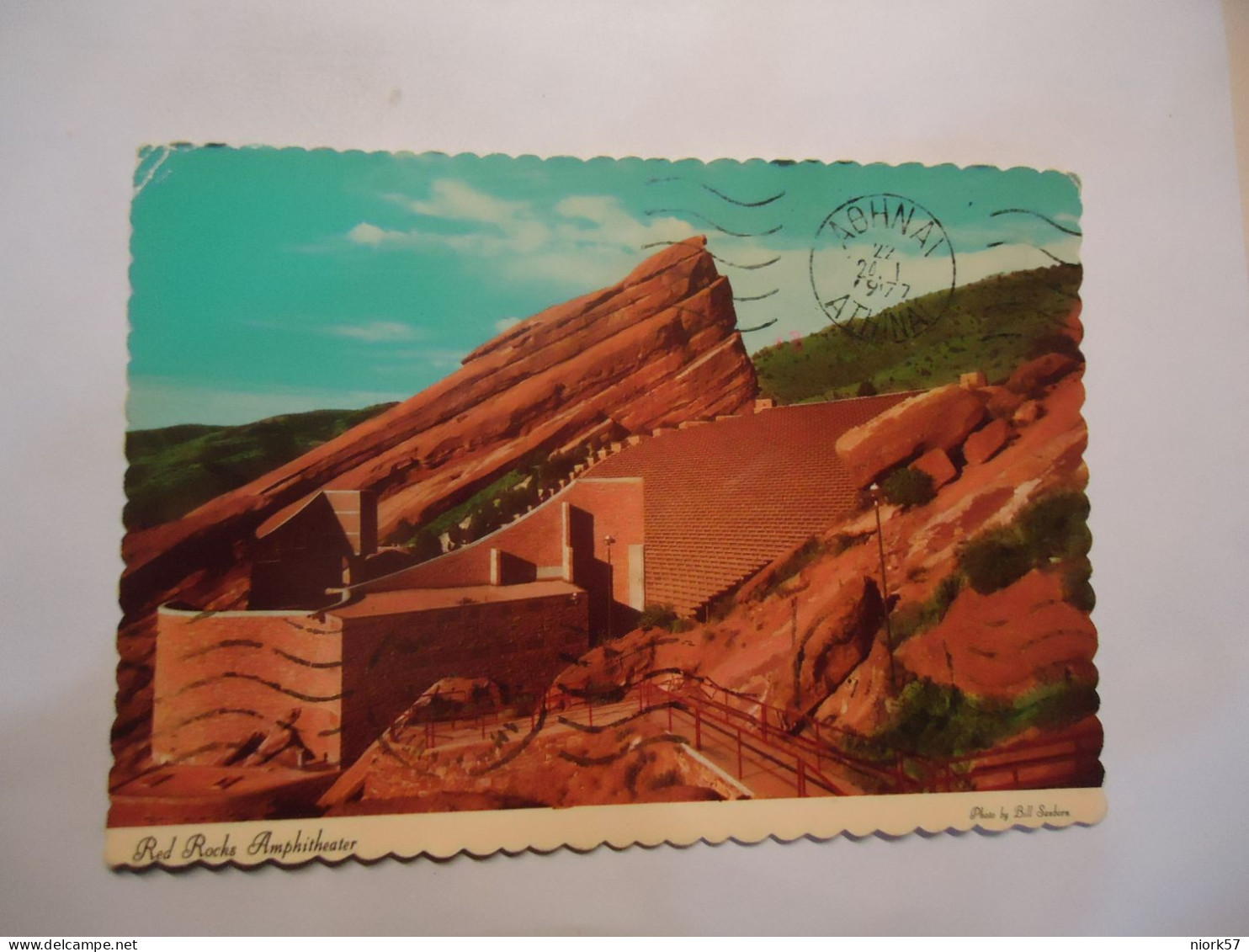 UNITED STATES   POSTCARDS  RED ROCKS  1977 PAIR STAMPS FLANG - Autres & Non Classés