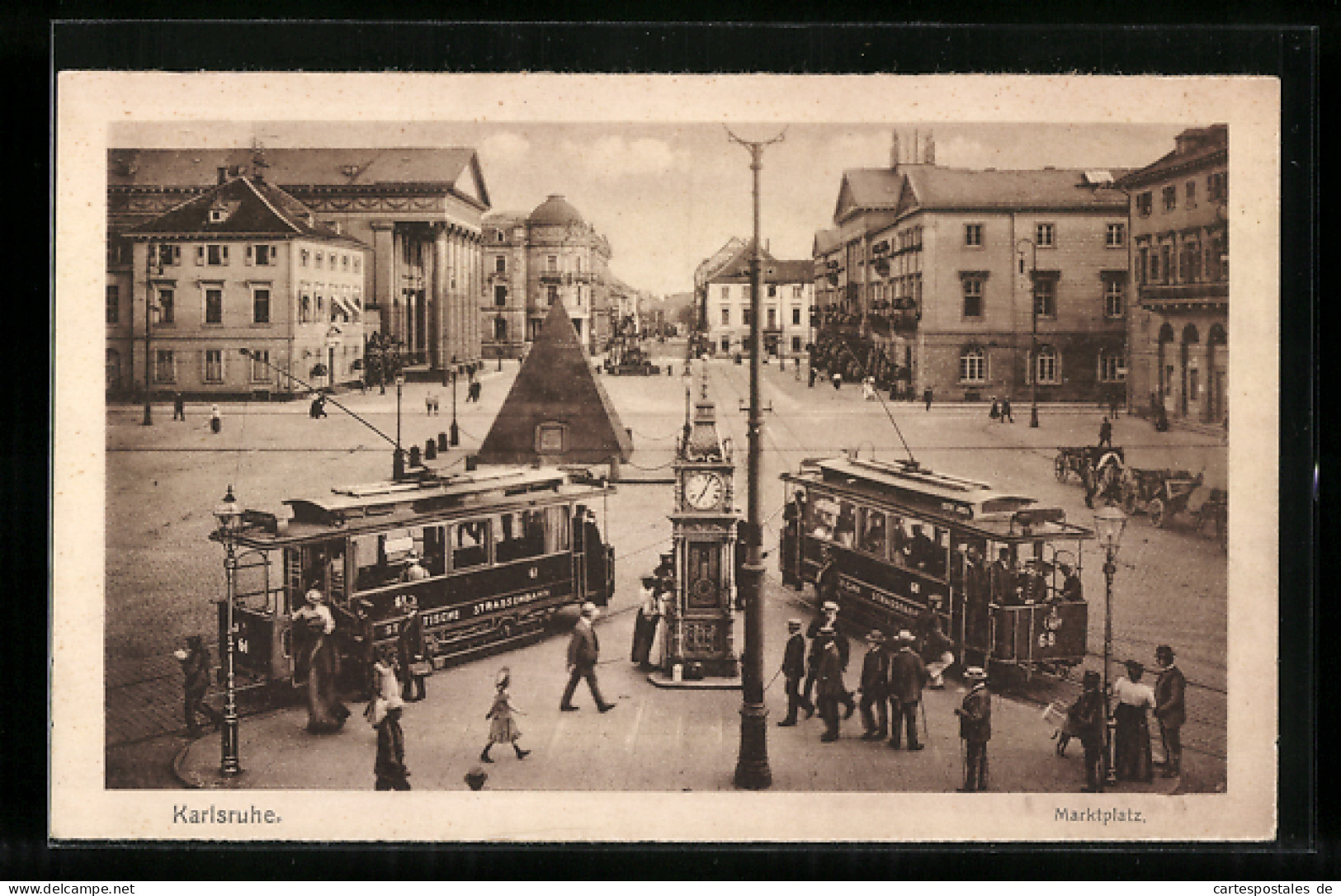 AK Karlsruhe, Strassenbahnen Auf Dem Marktplatz  - Tramways