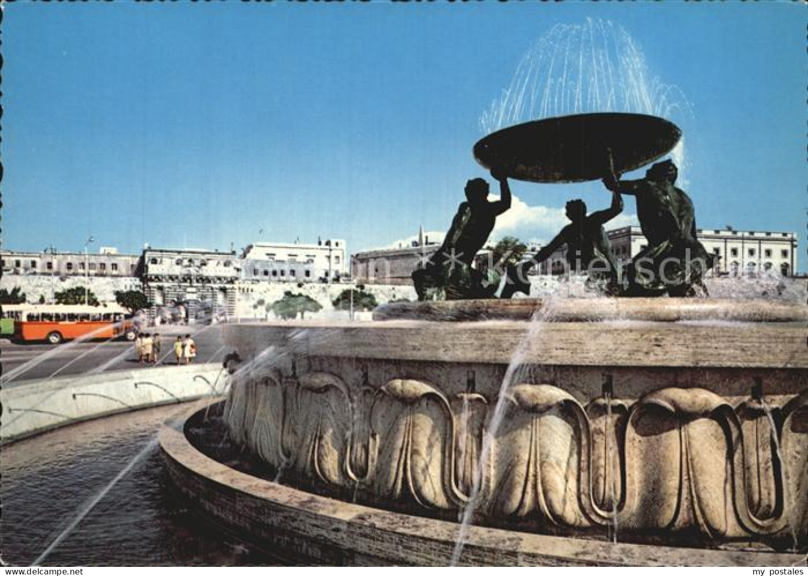 72550380 Floriana Brunnen Koenigschloss Floriana - Malta