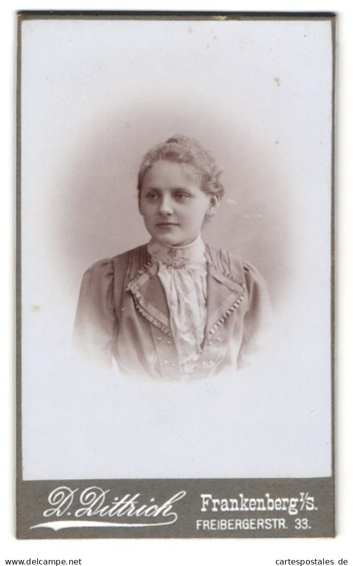 Fotografie D. Dittrich, Frankenberg, Freibergerstr. 33, Junge Dame In Hübscher Kleidung  - Personnes Anonymes