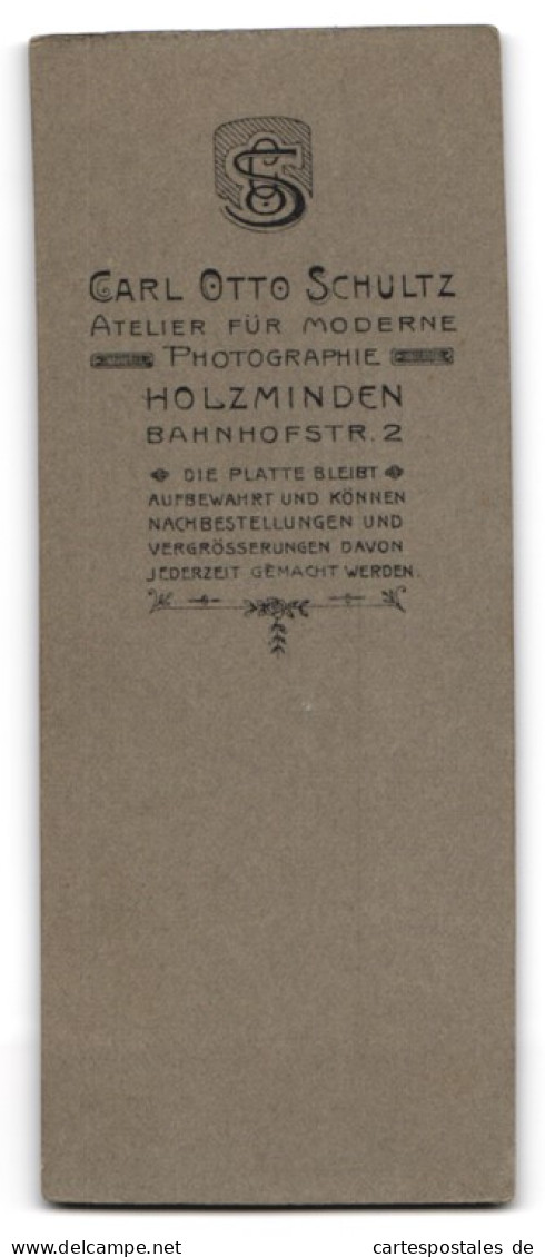 Fotografie Carl Otto Schultz, Holzminden, Bahnhofstr. 2, Junger Herr Im Anzug Mit Krawatte  - Personnes Anonymes