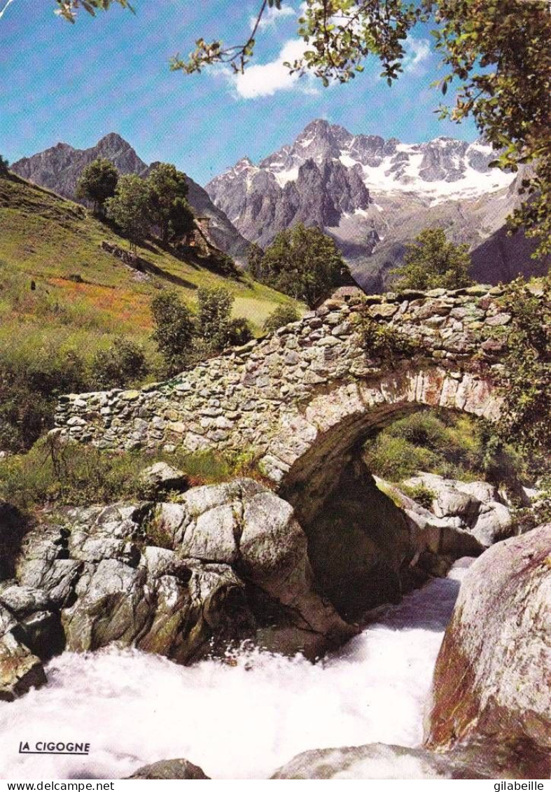 38 - Isere -  GRENOBLE - Le Pont Des Oulles Du Diable Et Le Massif De L Olan - Grenoble