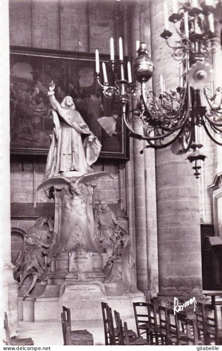 77 - Seine Et Marne -  MEAUX -  Statue De Bossuet - Meaux