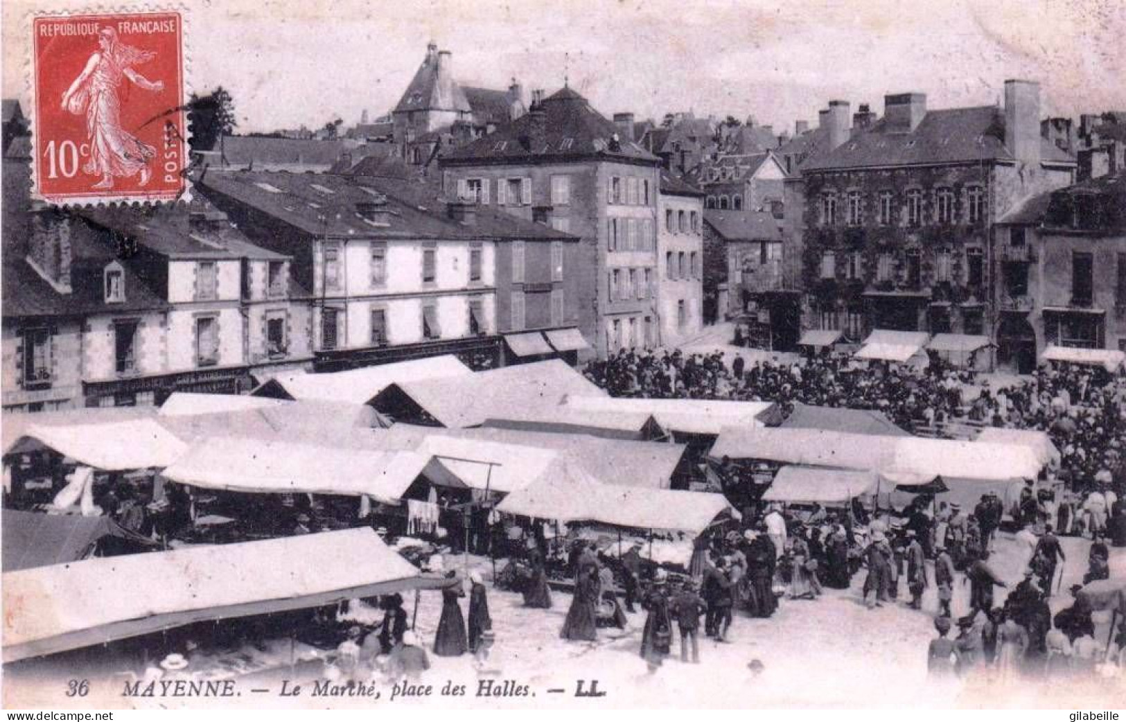 53 - MAYENNE - Le Marché Place Des Halles - Mayenne