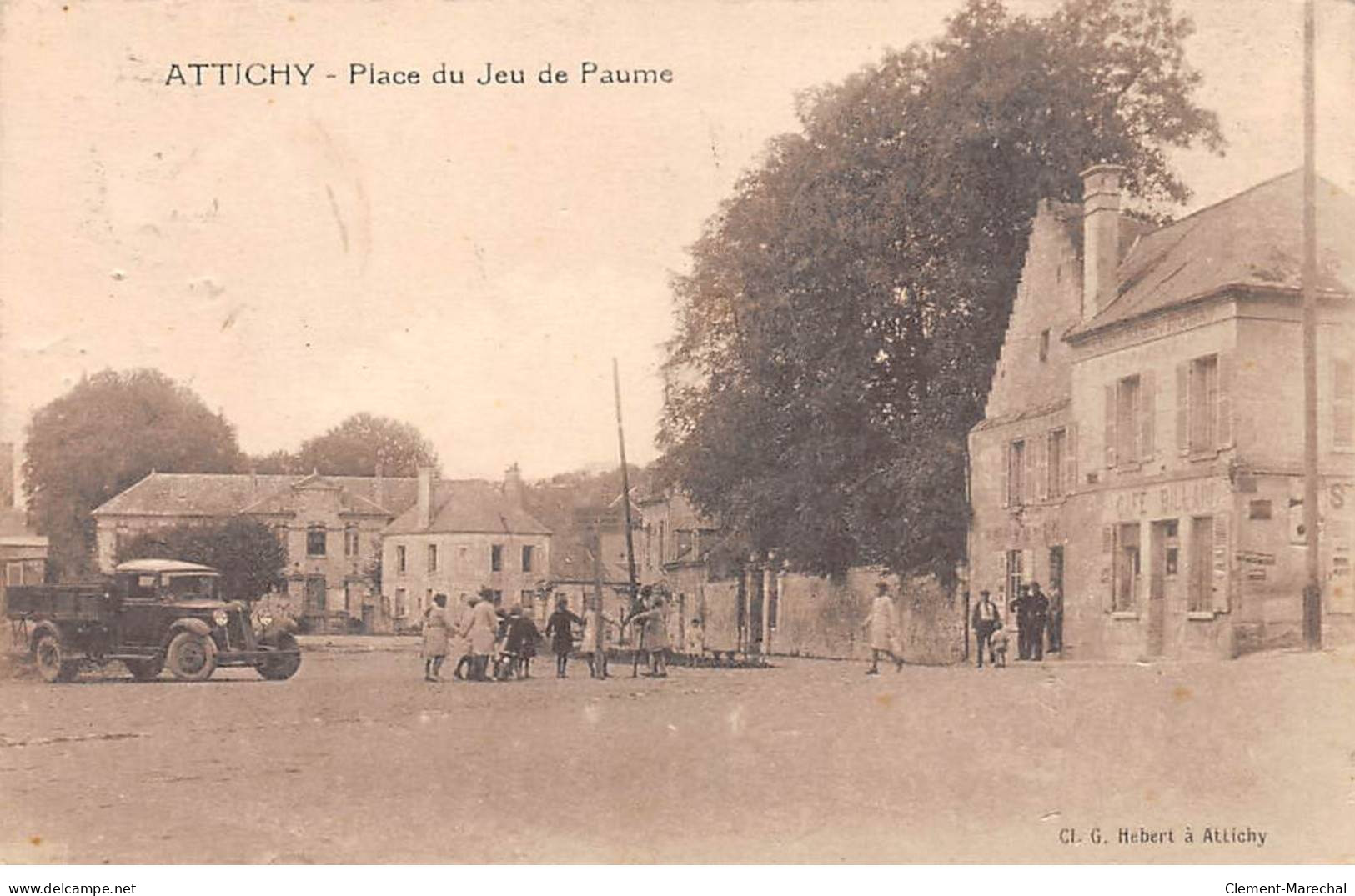 ATTICHY - Place Du Jeu De Paume - état - Attichy