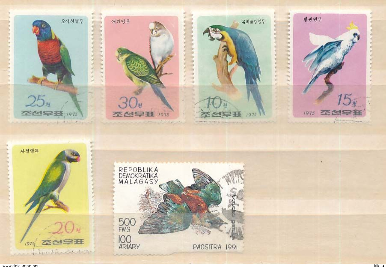 6 Timbres Oblitérés VII-10 OISEAUX  Corée (5) 1975 Madagascar (1) 1991 Perroquet  Paositra - Other & Unclassified