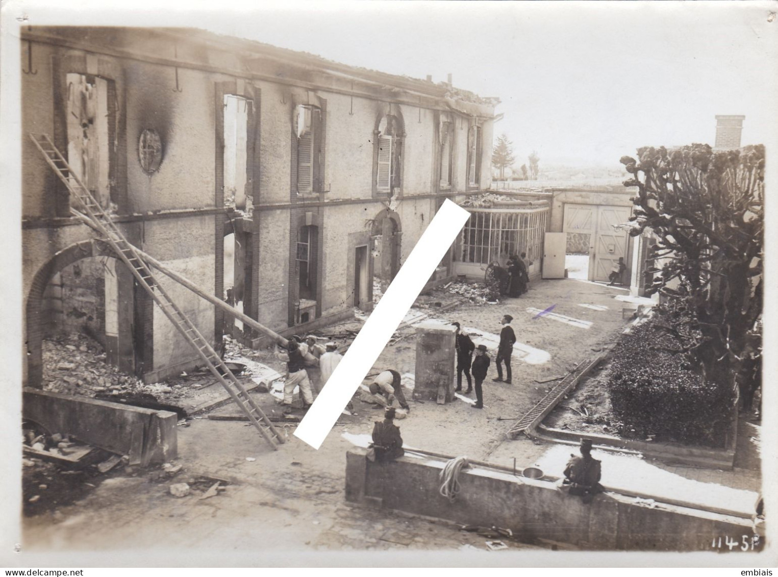 AY - Photo Originale De La Révolte Des Vignerons, Les Ruines De La Maison AYALA En Mars/ Avril 1911 - Lieux