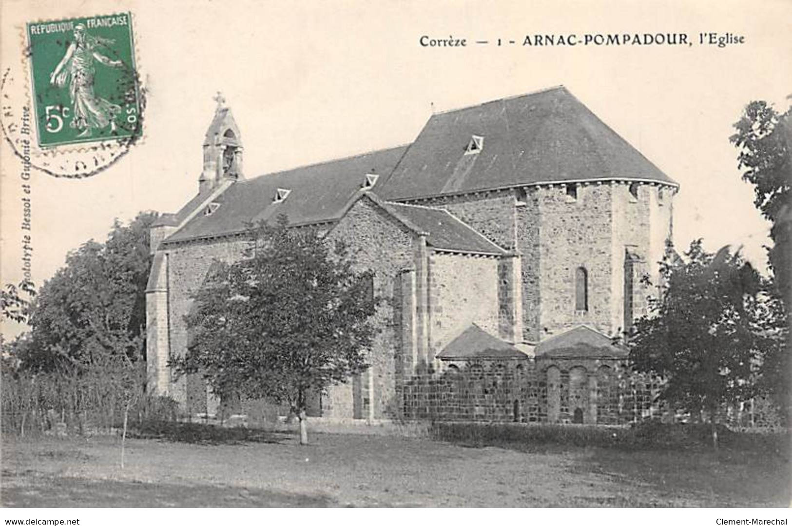 ARNAC POMPADOUR - L'Eglise - Très Bon état - Arnac Pompadour