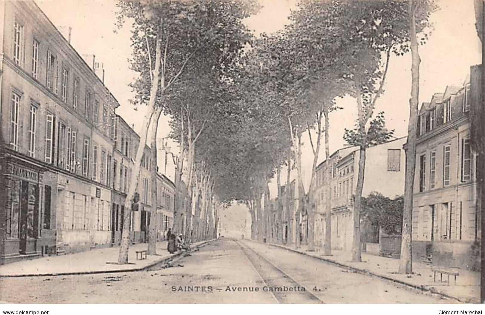 SAINTES - Avenue Gambetta - Très Bon état - Saintes