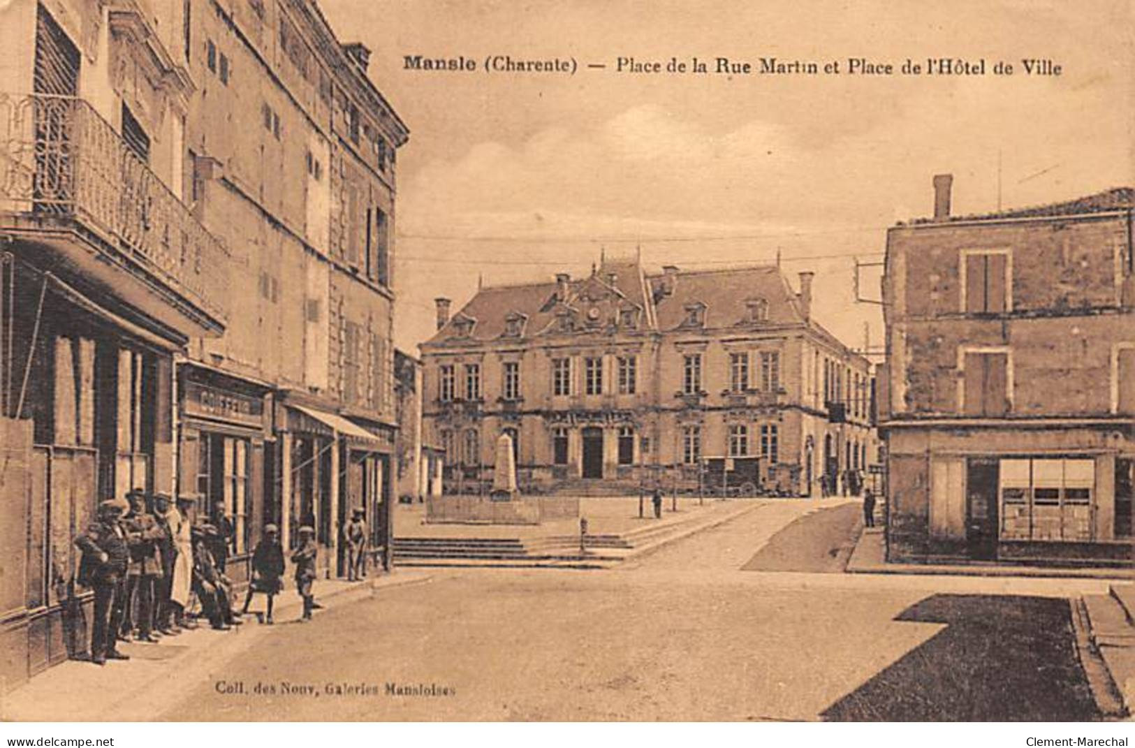 MANSLE - Place De La Rue Martin Et Place De L'Hôtel De Ville - Très Bon état - Mansle