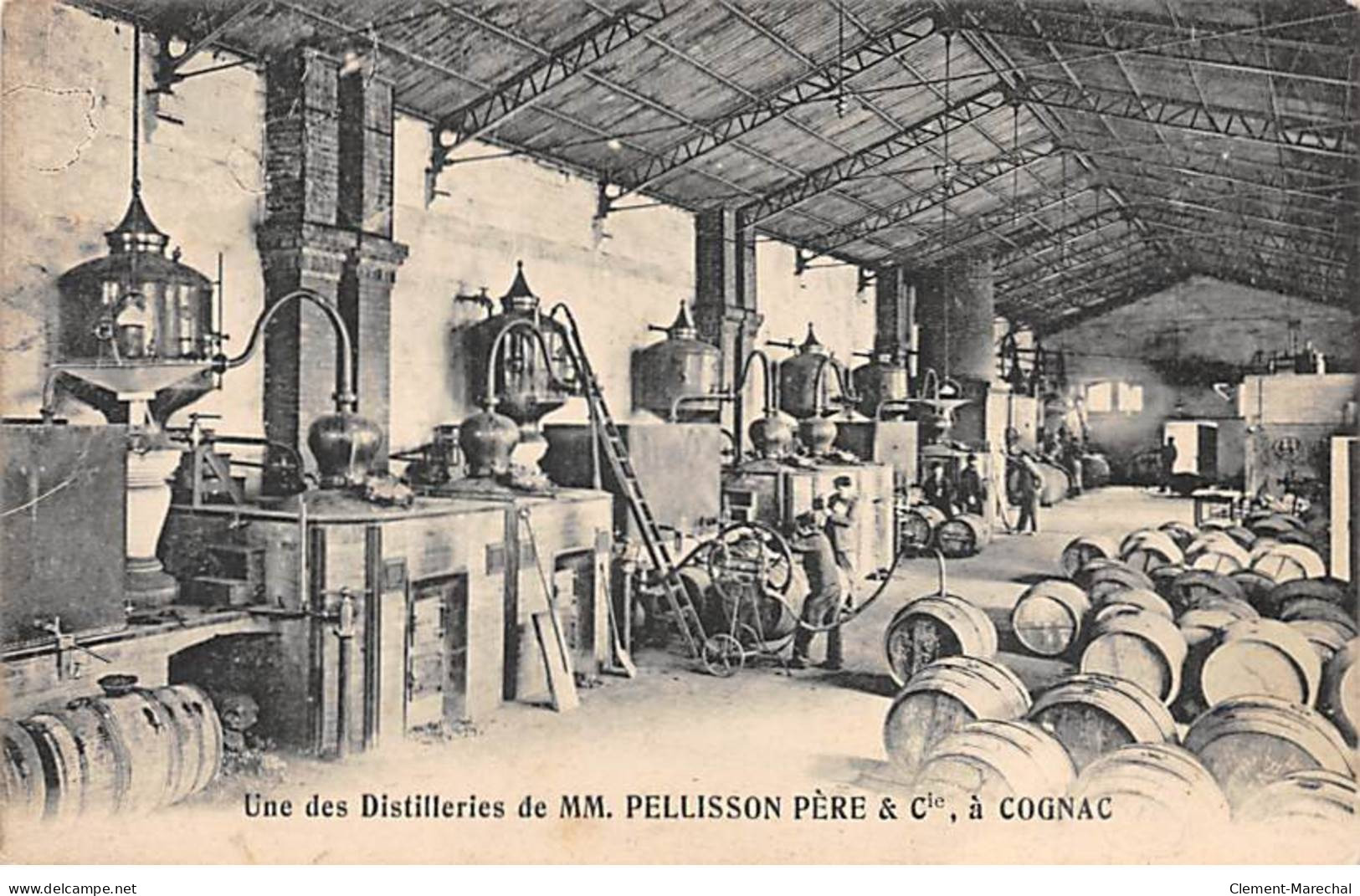 Une Des Distilleries De MM. PELLISSON PERE & Cie à COGNAC - Très Bon état - Cognac