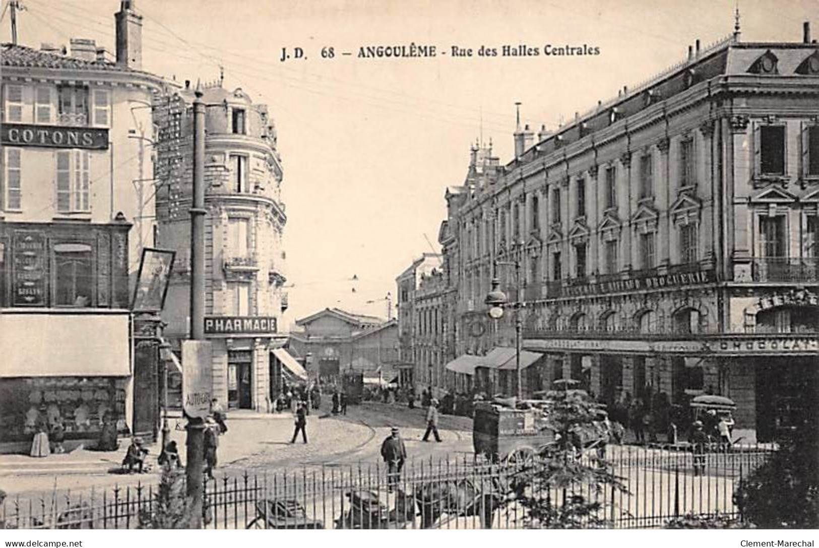 ANGOULEME - Rue Des Halles Centrales - Très Bon état - Angouleme