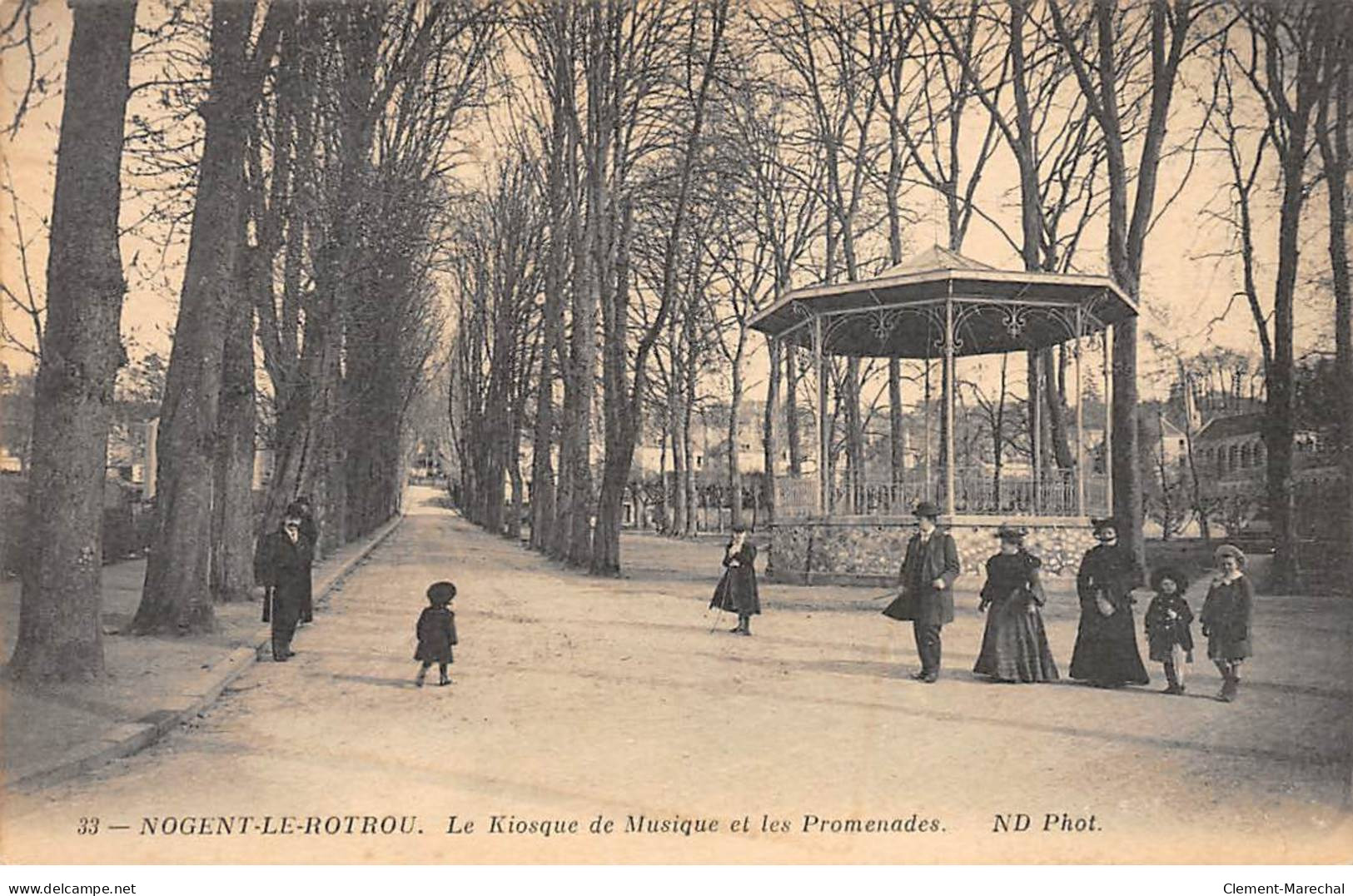 NOGENT LE ROTROU - Le Kiosque De Musique Et Les Promenades - Très Bon état - Nogent Le Rotrou