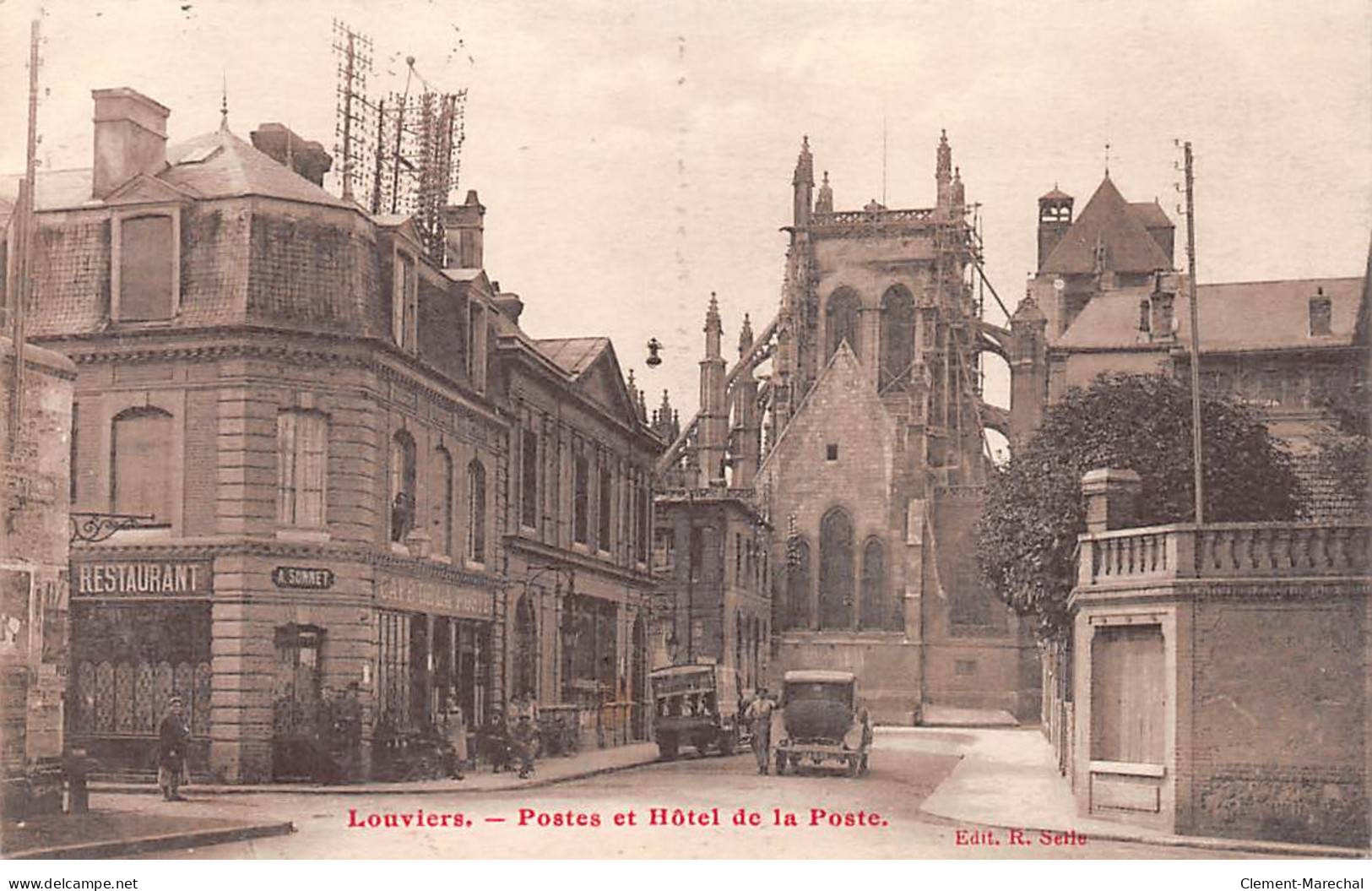 LOUVIERS - Postes Et Hôtel De La Poste - Très Bon état - Louviers