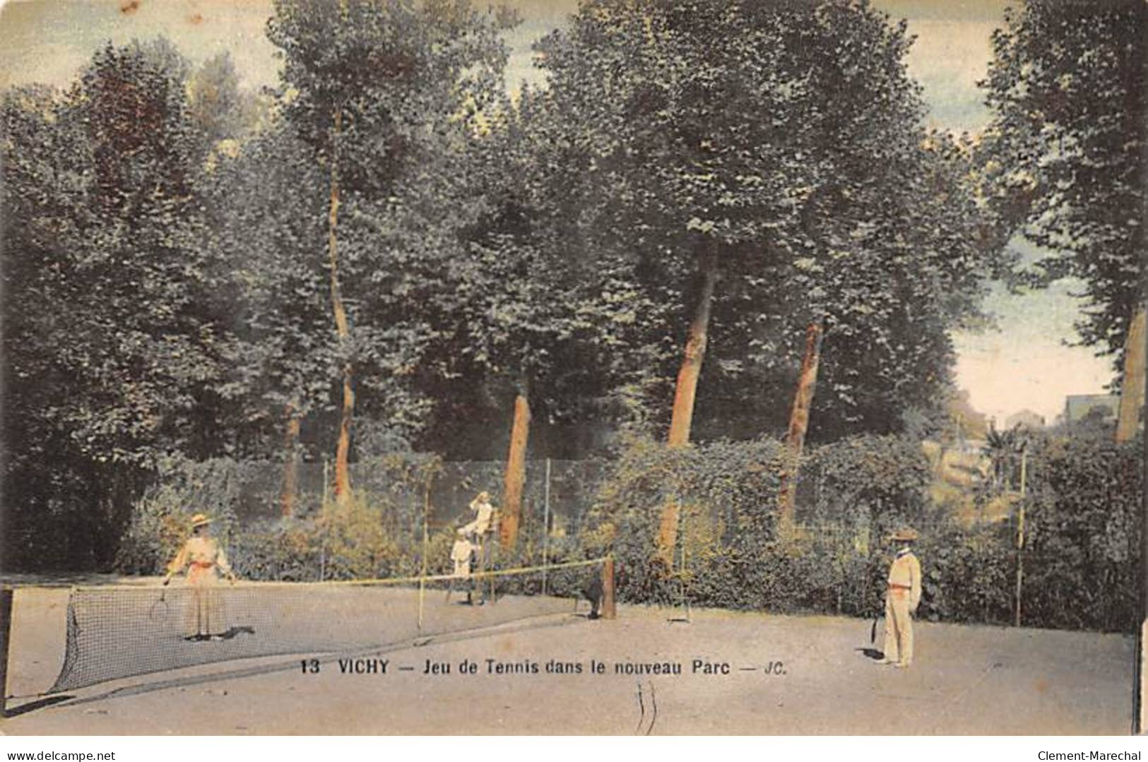 VICHY - Jeu De Tennis Dans Le Nouveau Parc - Très Bon état - Vichy