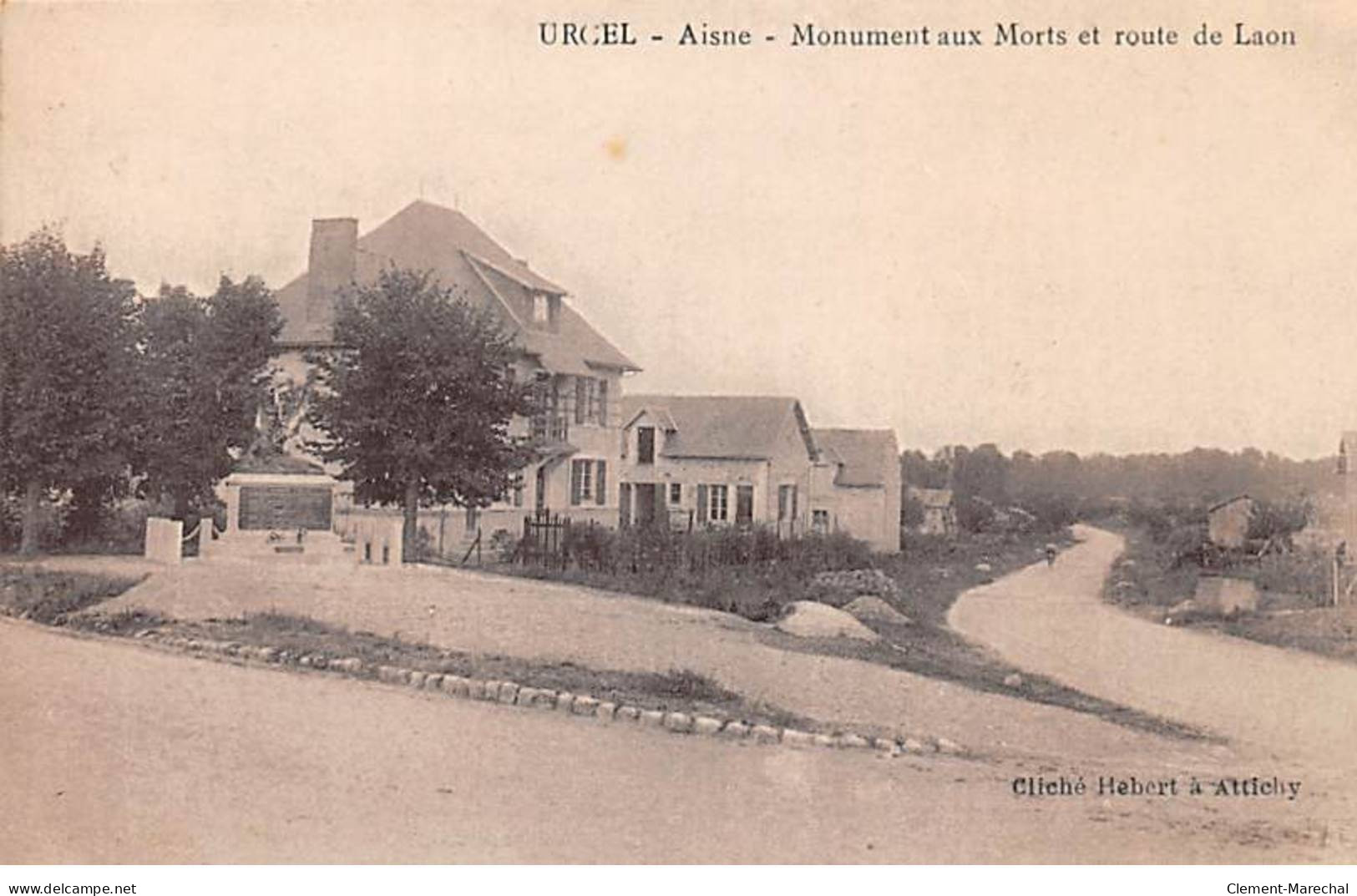 URCEL - Monument Aux Morts Et Route De Laon - Très Bon état - Autres & Non Classés