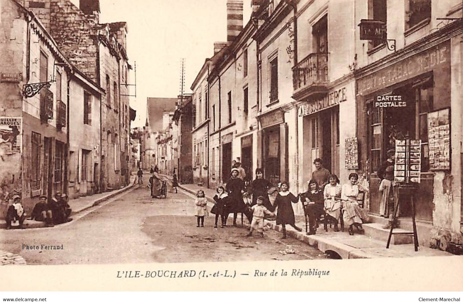 L'ILE BOUCHARD - Rue De La République - Très Bon état - L'Île-Bouchard