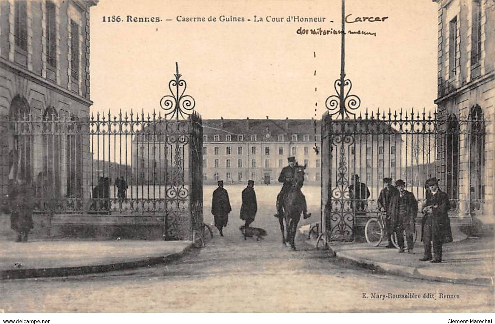RENNES - Caserne De Guines - La Cour D'Honneur - Très Bon état - Rennes