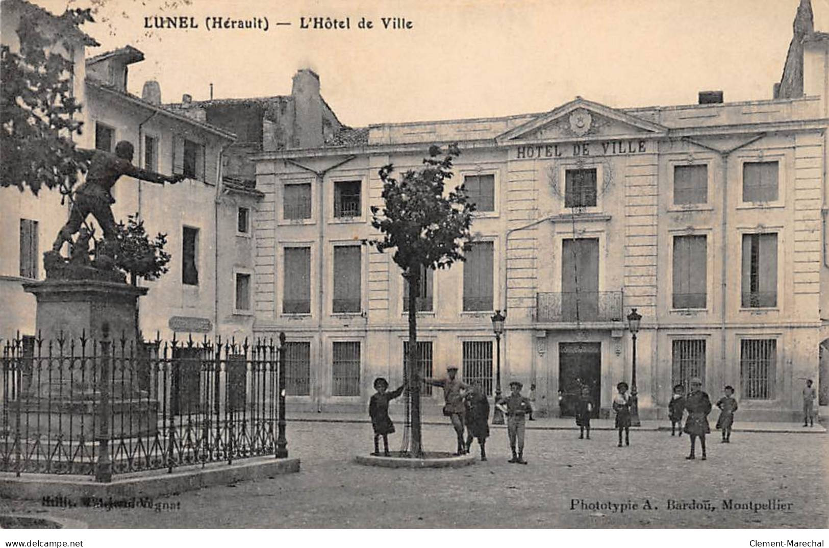 LUNEL - L'Hôtel De Ville - Très Bon état - Lunel