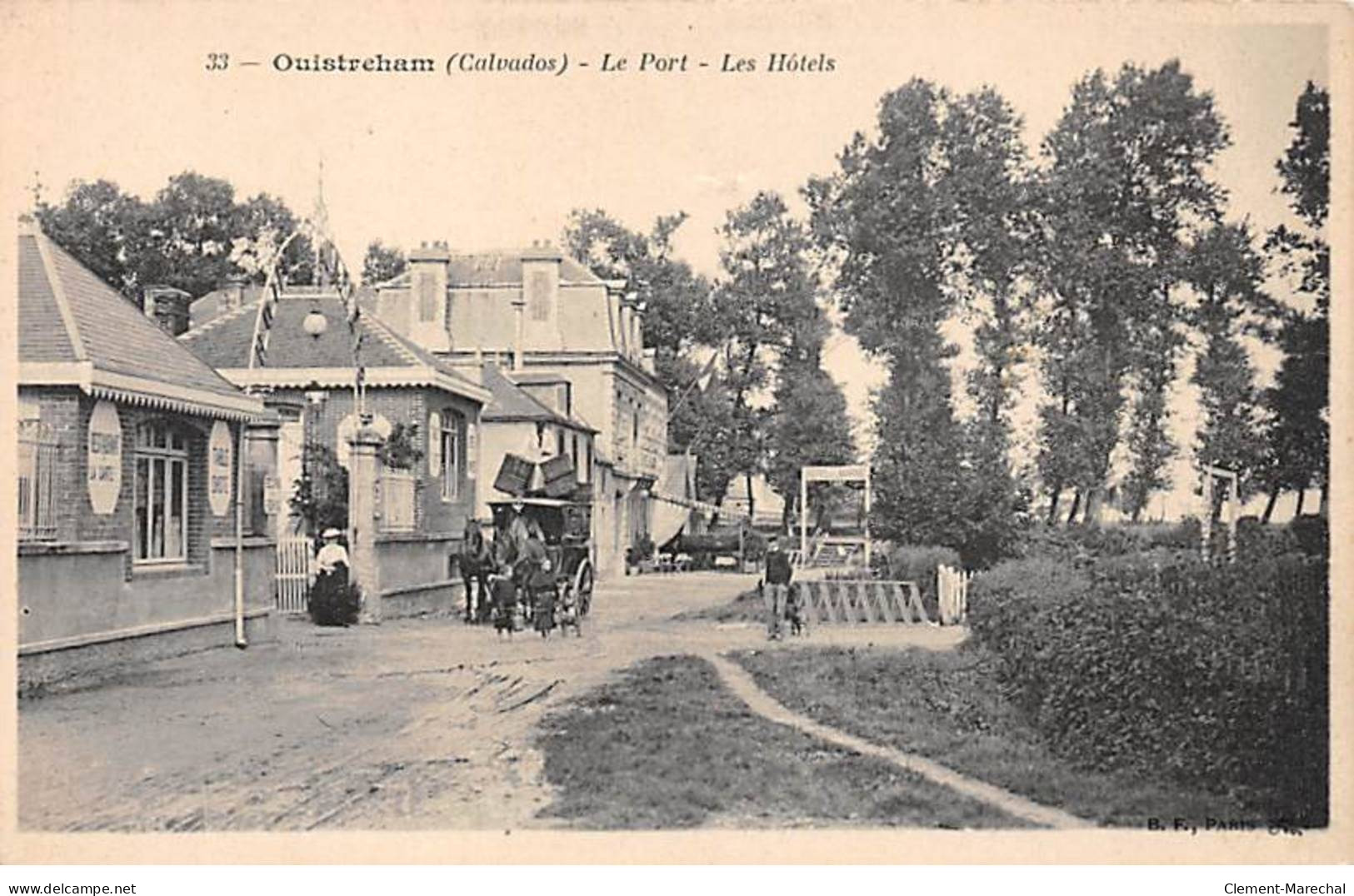OUISTREHAM - Le Port - Les Hôtels - Très Bon état - Ouistreham