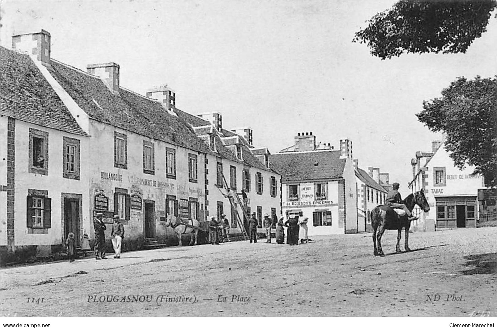 PLOUGASNOU - La Place - Très Bon état - Plougasnou