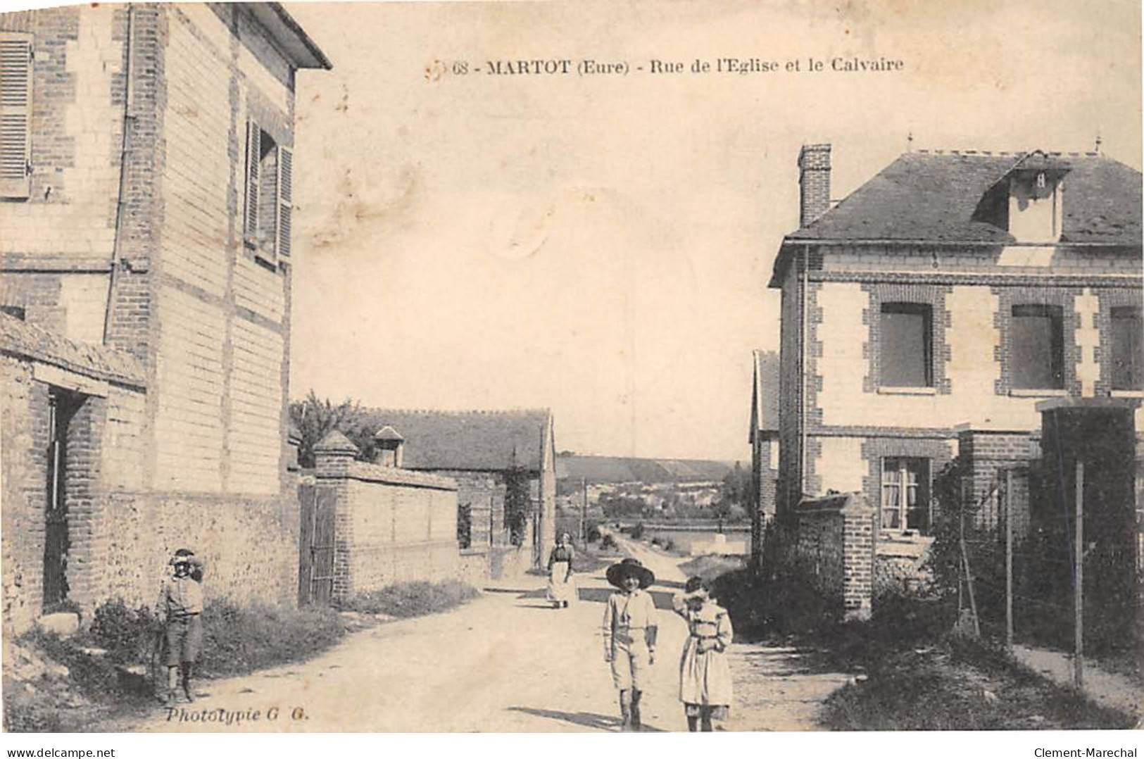 MARTOT - Rue De L'Eglise Et Le Calvaire - Très Bon état - Autres & Non Classés