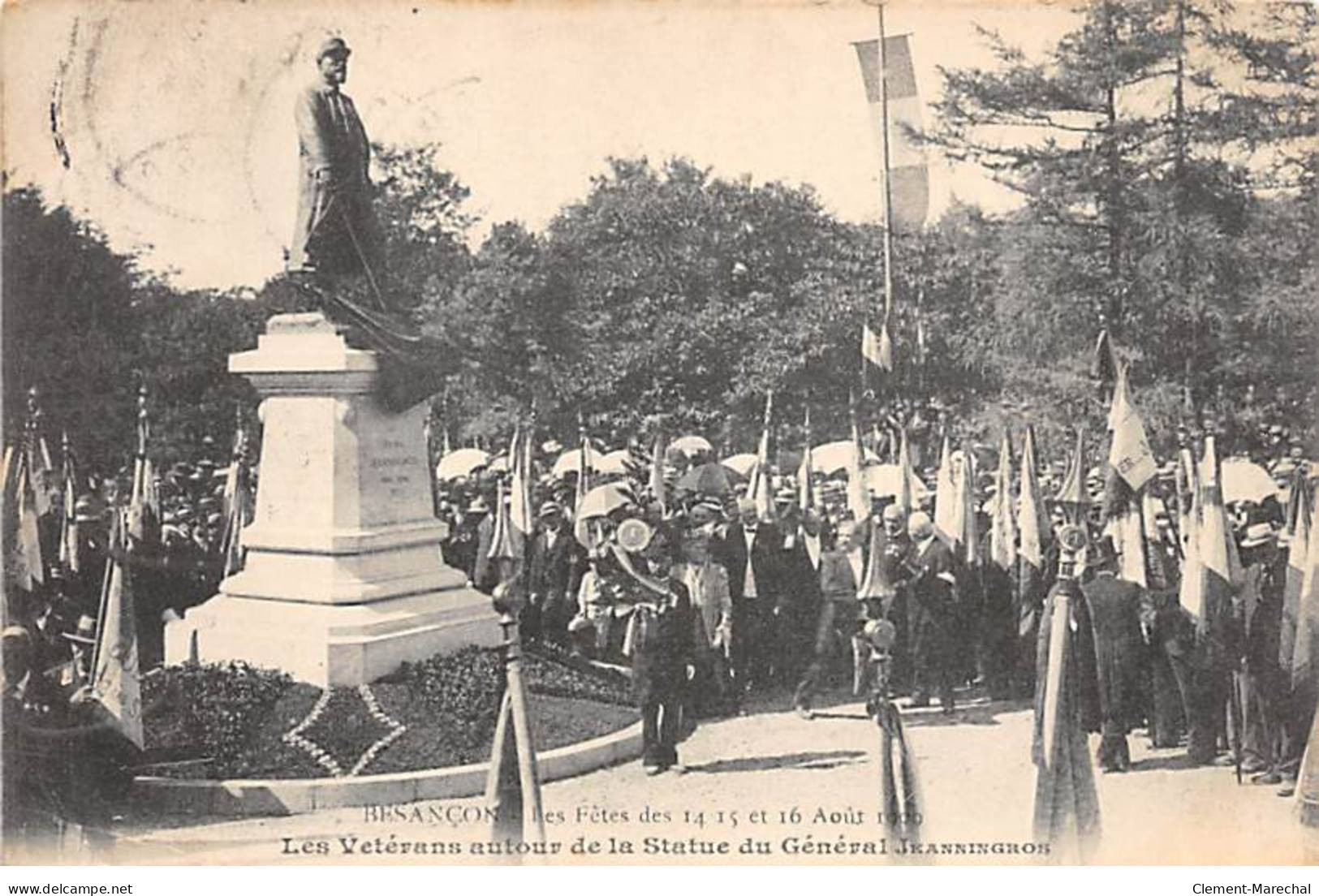 BESANCON - Les Fêtes Août 1909 - Les Vétérans Autour De La Statue Du Général Jeanningros - état - Besancon