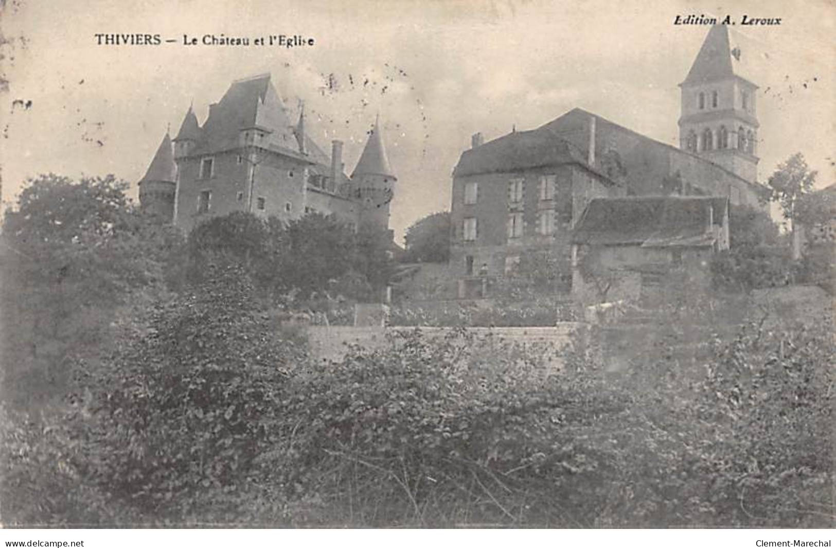 THIVIERS - Le Château Et L'Eglise - état - Thiviers