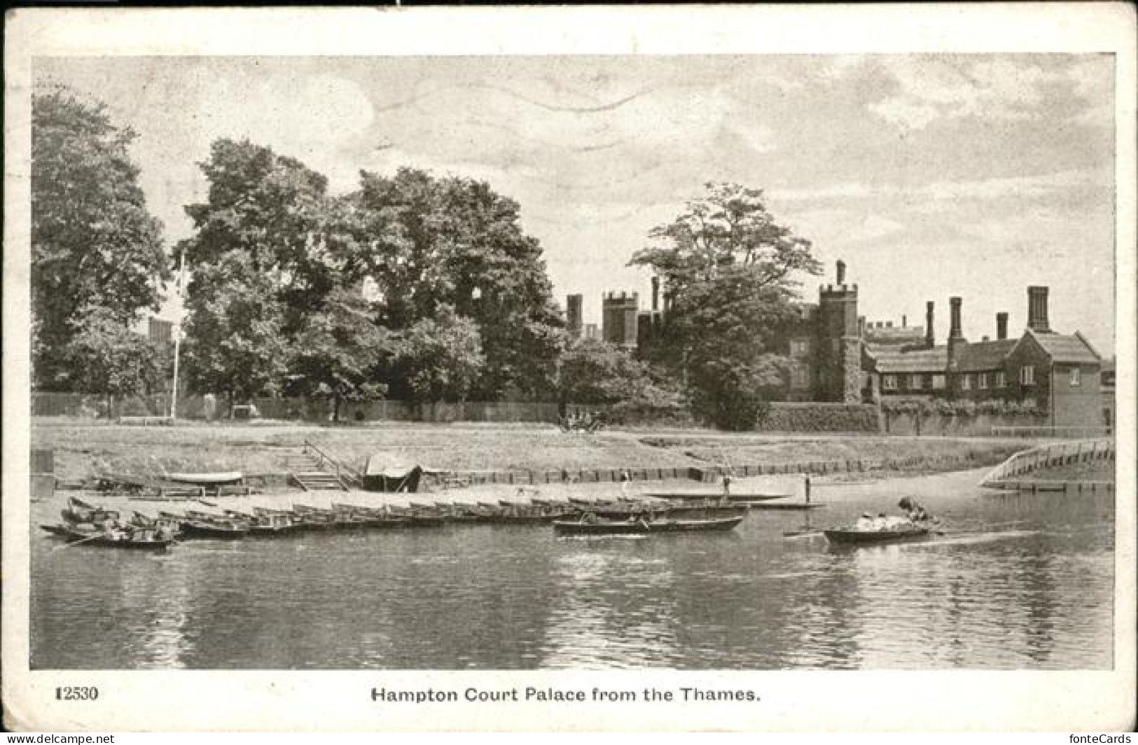 11111355 Hampton Court Palace Thames Hampton - Herefordshire