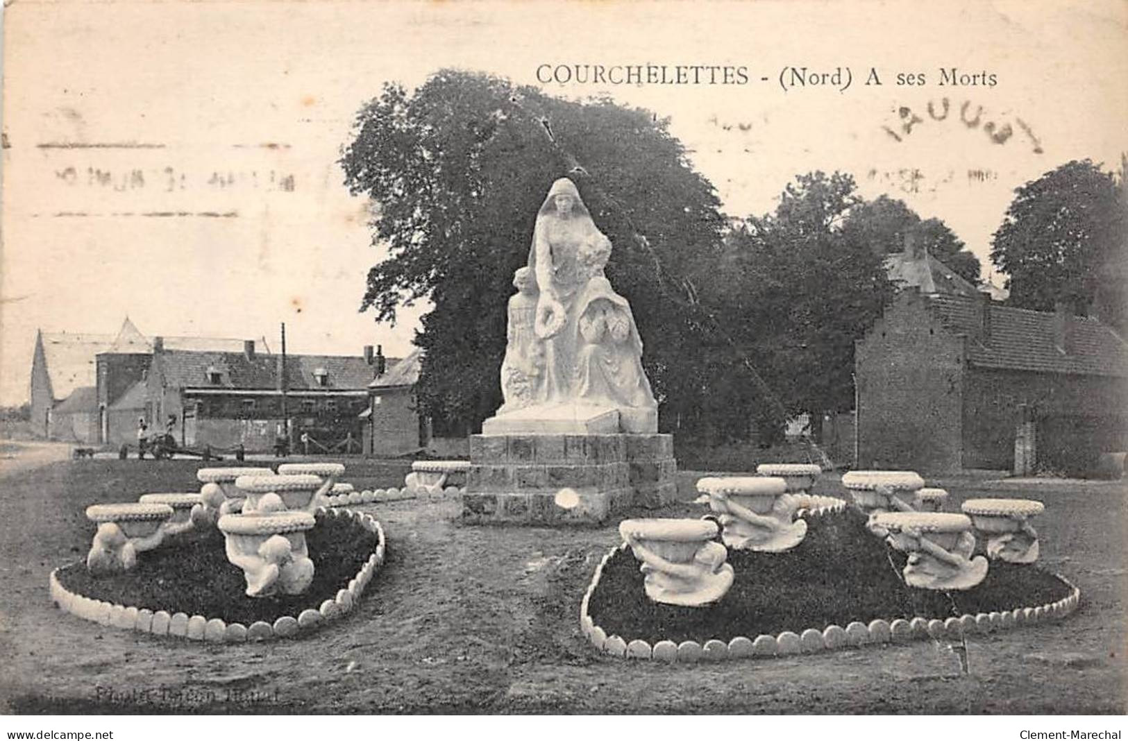 COURCHELETTES - A Ses Morts - Monument - Très Bon état - Autres & Non Classés