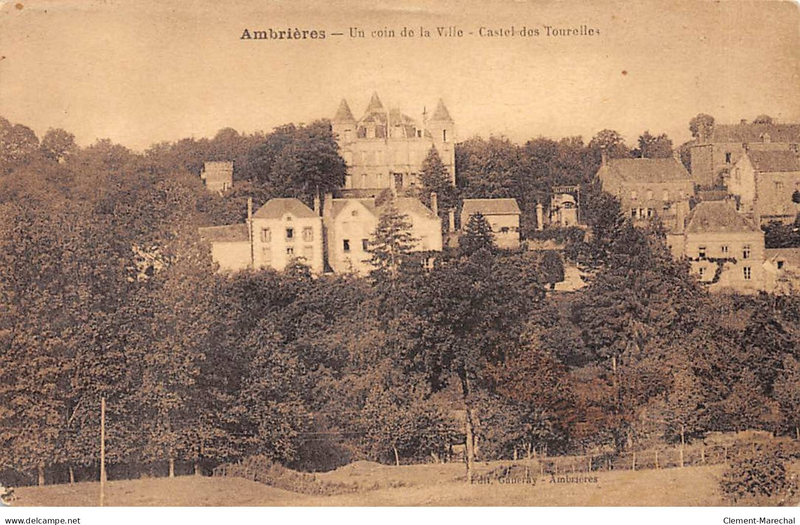 AMBRIERES - Un Coin De La Ville - Castel Des Tourelles - état - Ambrieres Les Vallees