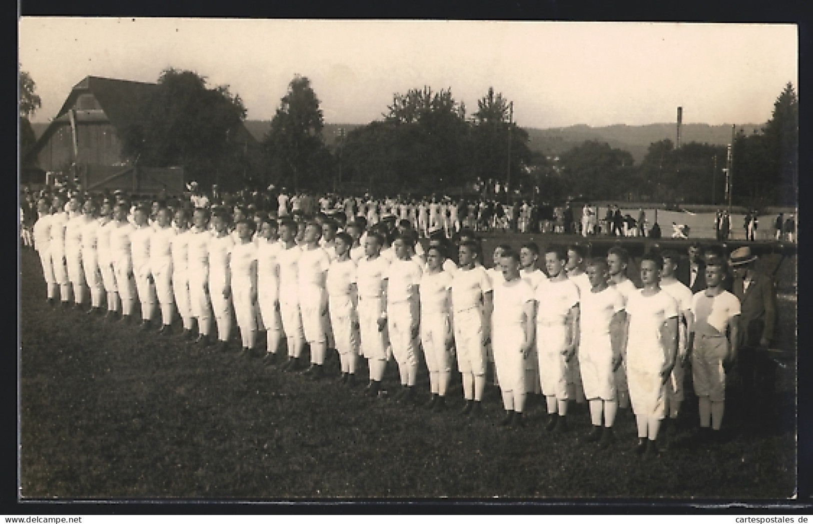 Foto-AK Gruppe Von Turnern Auf Einer Wiese  - Other & Unclassified