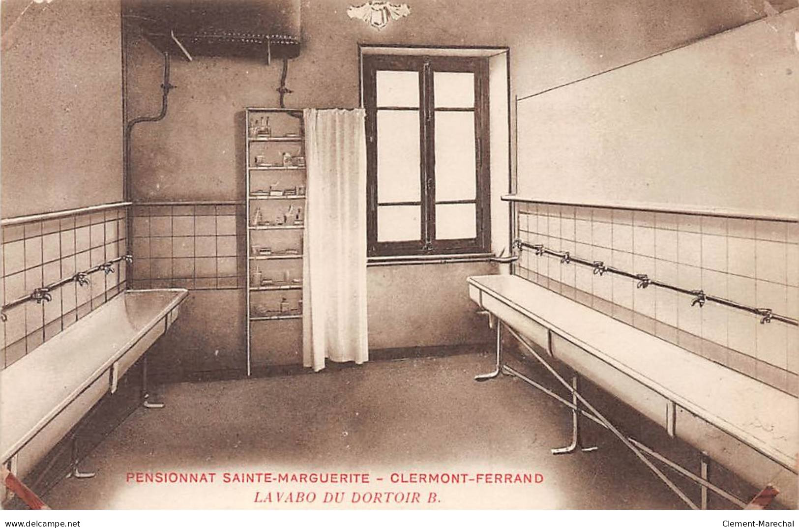 CLERMONT FERRAND - Pensionnat Sainte Marguerite - Lavabo Du Dortoir - état - Clermont Ferrand