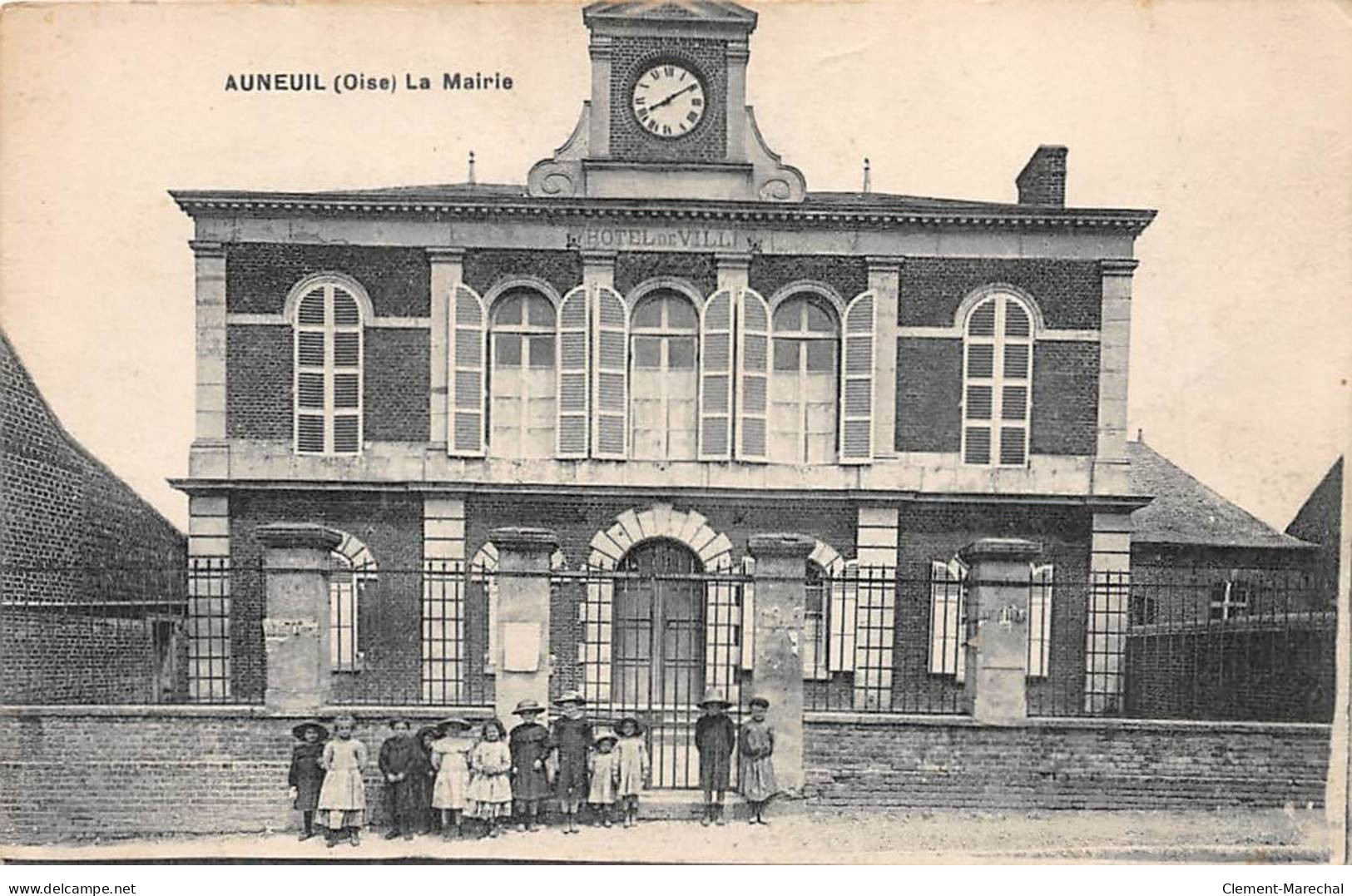 AUNEUIL - La Mairie - Très Bon état - Auneuil