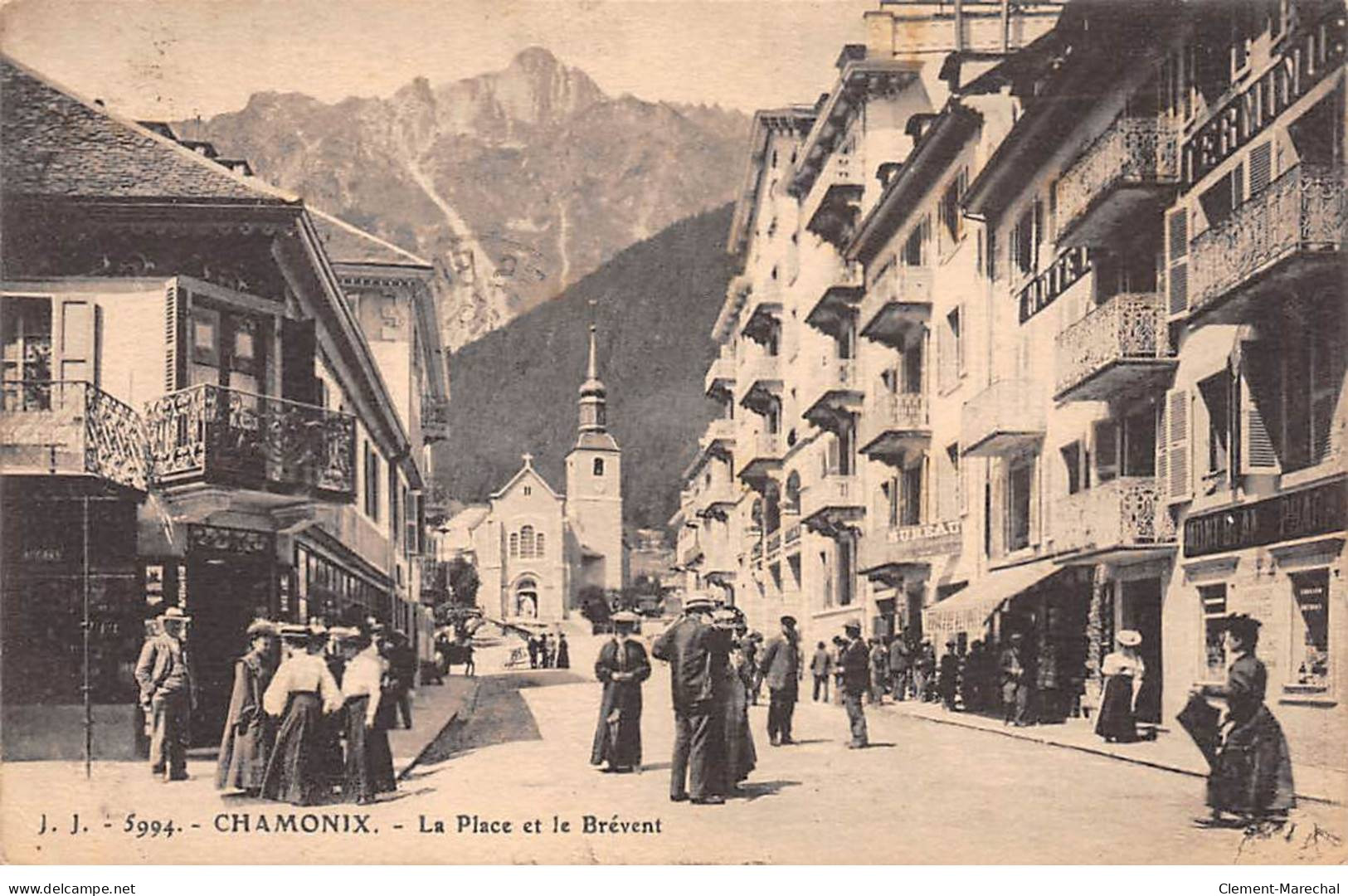 CHAMONIX - La Place Et Le Brévent - Très Bon état - Chamonix-Mont-Blanc
