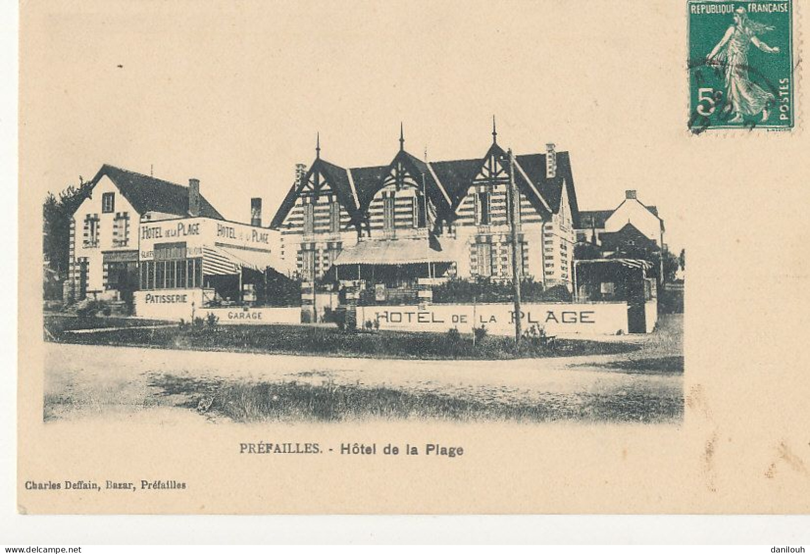 44 // PREFAILLES   Hotel De La Plage - Préfailles