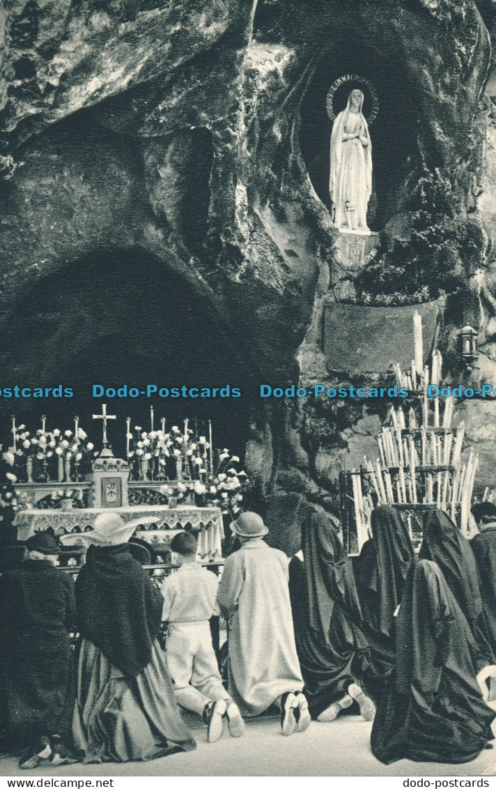 R009719 Lourdes. La Grotte Miraculeuse. P. Doucet. No 61 - Monde