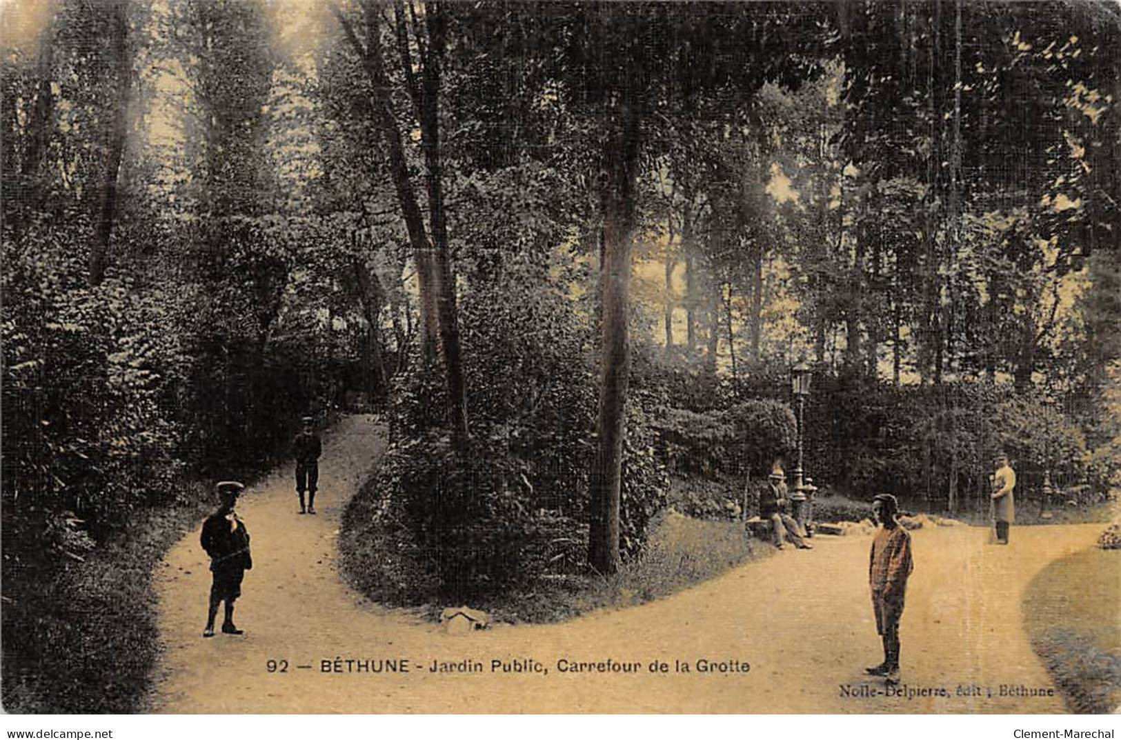 BETHUNE - Jardin Public - Carrefour De La Grotte - état - Bethune