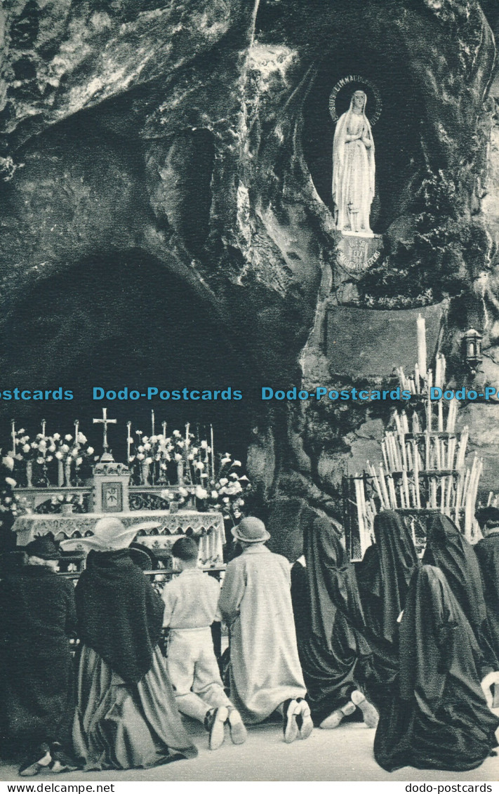 R009724 Lourdes. La Grotte Miraculeuse. P. Doucet. No 61 - Monde