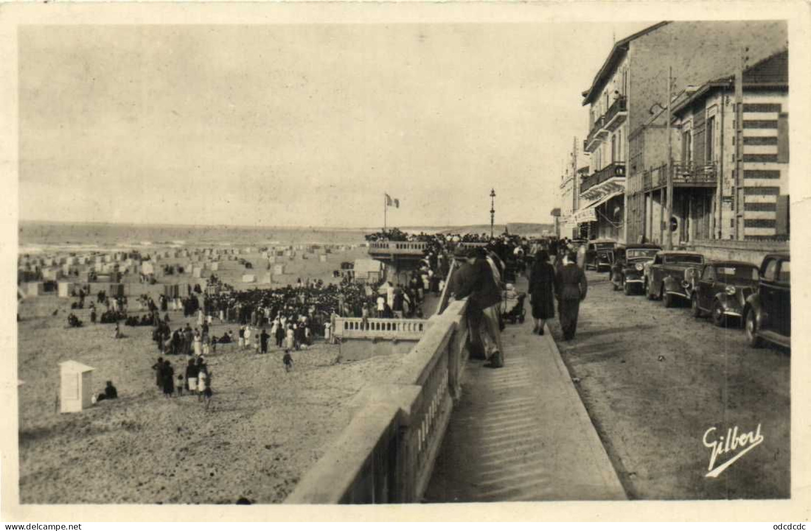 SOULAC Sur MER  Le Boulevard Et La Plage Animée Voitures Timbre 5f Cachet Flamme Daguin  RV - Soulac-sur-Mer