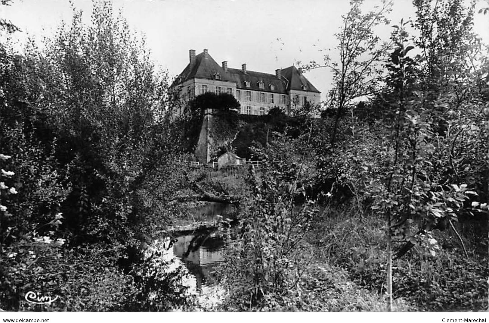 SOMMIERES DU CLAIN - Perspective Vers Le Château - Très Bon état - Sonstige & Ohne Zuordnung