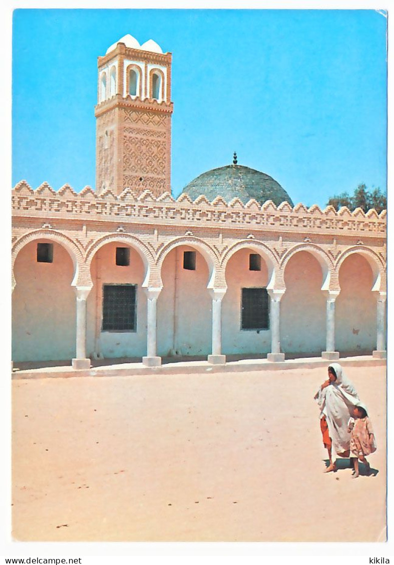 CPSM 10.5 X 15 Tunisie  NEFTA  La Mosquée  Son Minaret - Tunisie