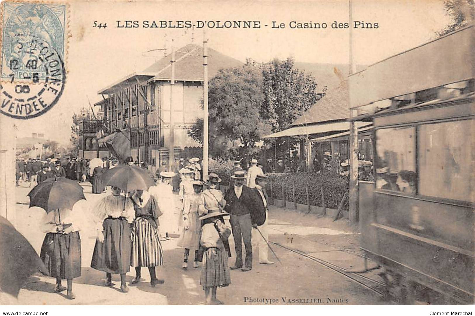 LES SABLES D'OLONNE - Le Casino Des Pins - état - Sables D'Olonne