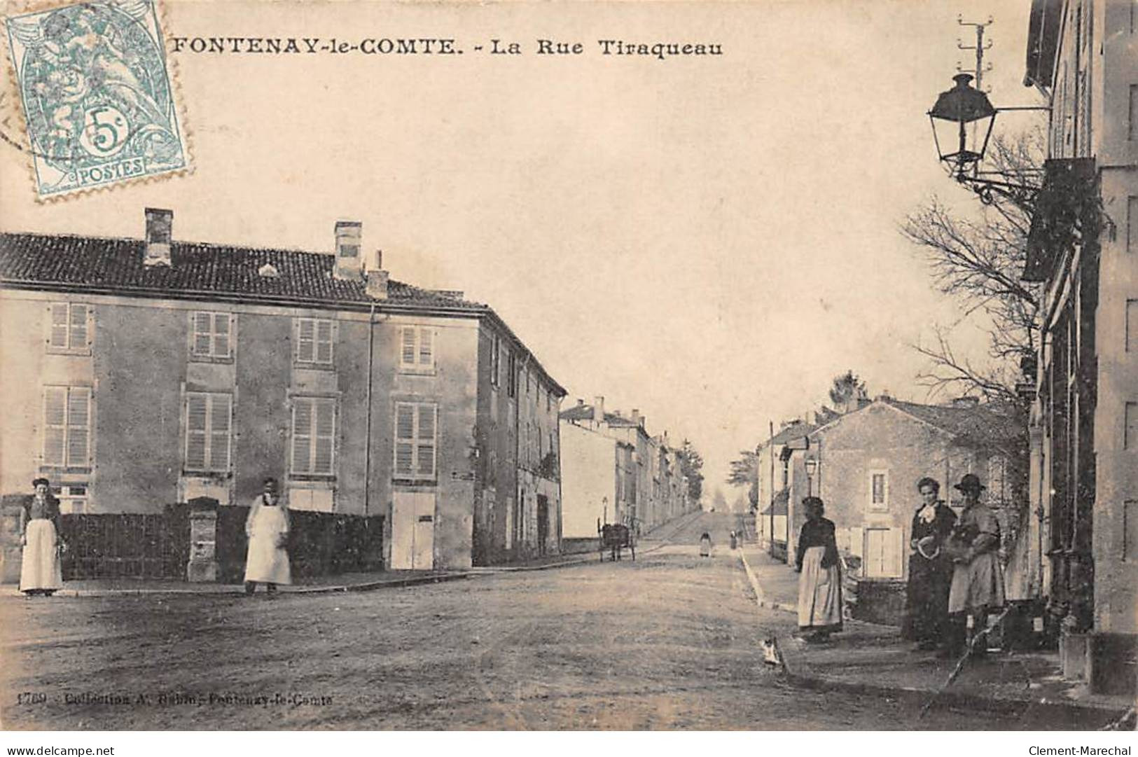 FONTENAY LE COMTE - La Rue Tiraqueau - état - Fontenay Le Comte