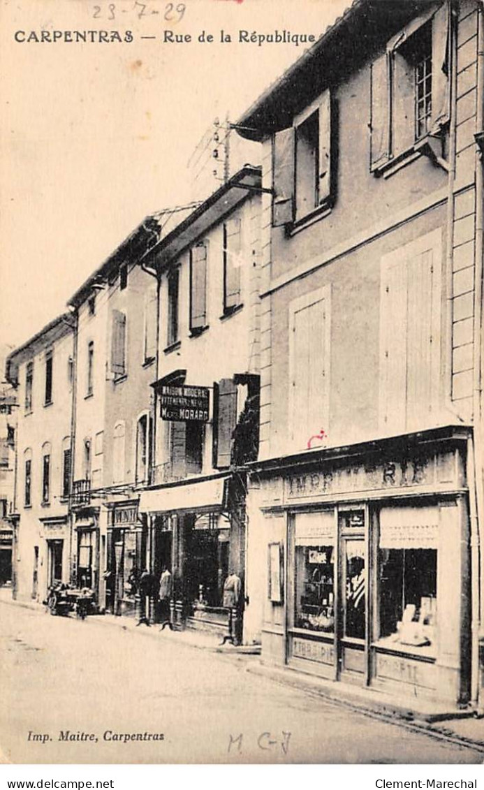 CARPENTRAS - Rue De La République - Très Bon état - Carpentras