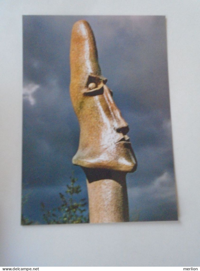 D203147  CPM  Jissy Keuenhof -  Paaskop  - Rapa Nui - Easter Island - Keramische Steengoed - Sculpturen